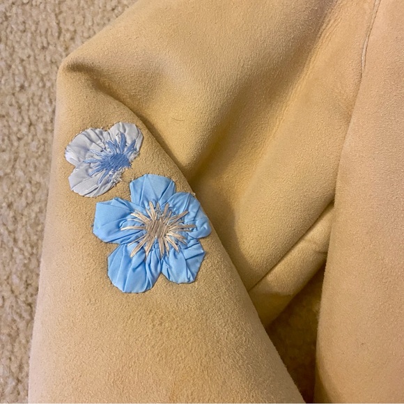 Tan shearling jacket with blue faux fur trim - Picture 4 of 8